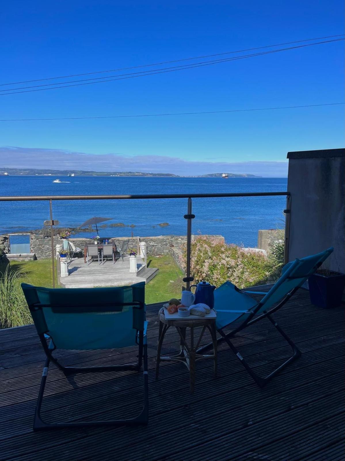 Splash Cottage Beach House With Sea Lapping Garden Bangor  Exterior photo