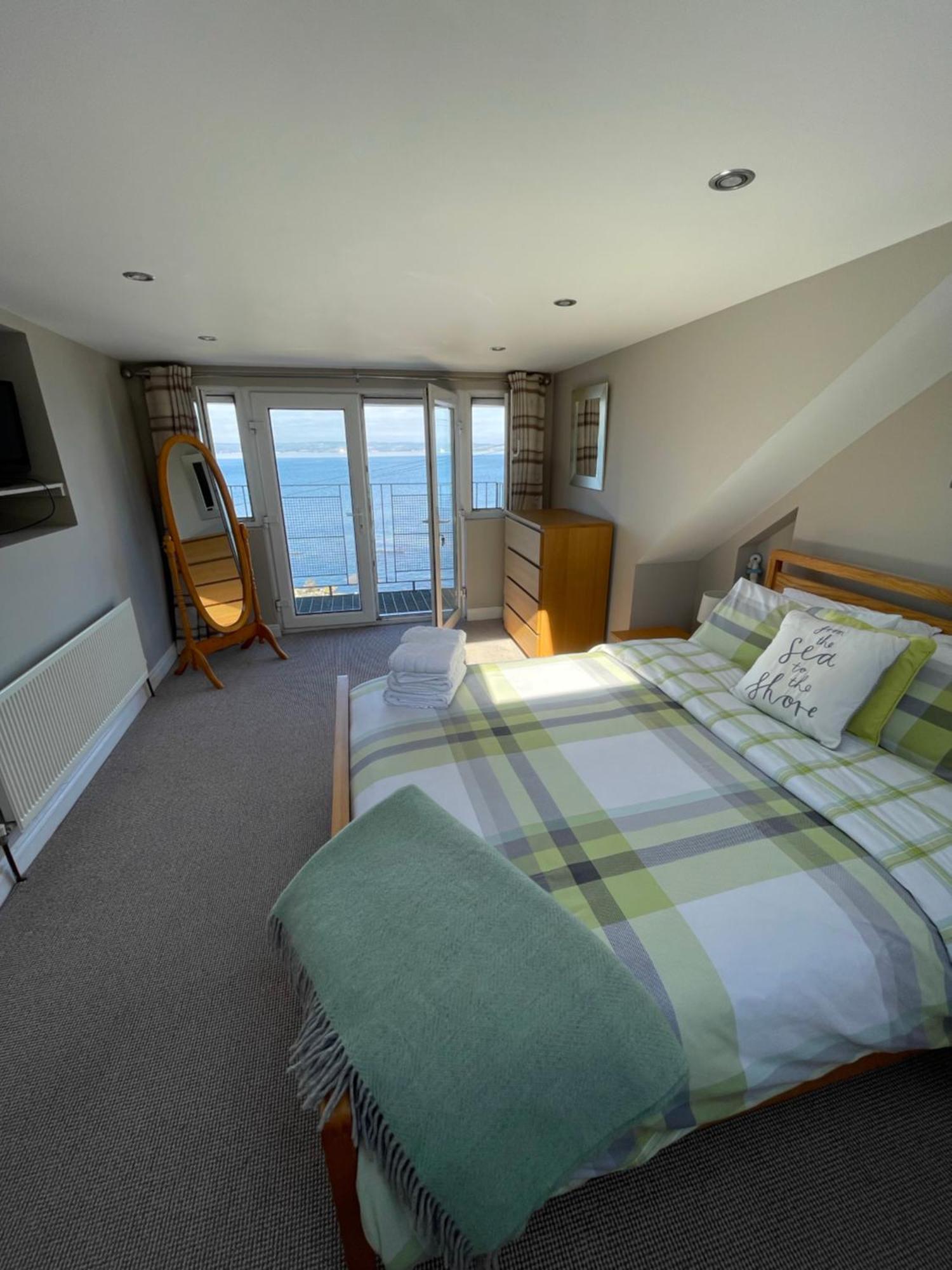 Splash Cottage Beach House With Sea Lapping Garden Bangor  Exterior photo