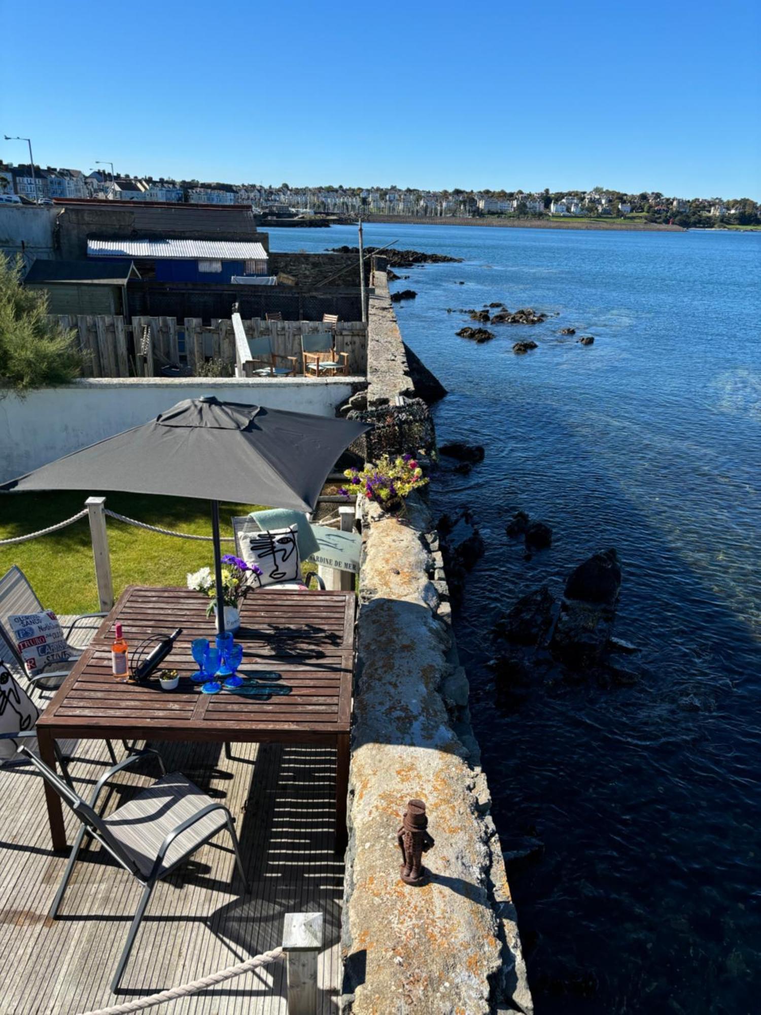 Splash Cottage Beach House With Sea Lapping Garden Bangor  Exterior photo